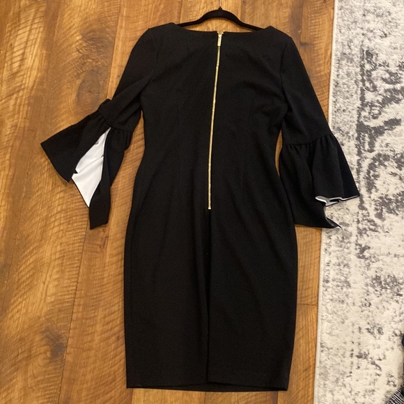 Calvin Klein - black dress with gorgeous flared sleeves - Picture 4 of 4